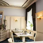 Hotel Burghof 4*