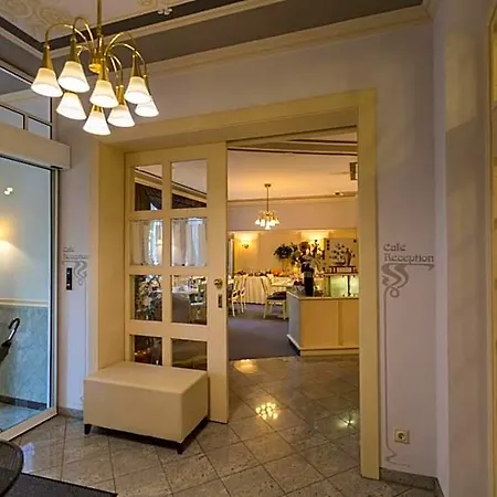 Burghof 4* Hof (Bavaria)