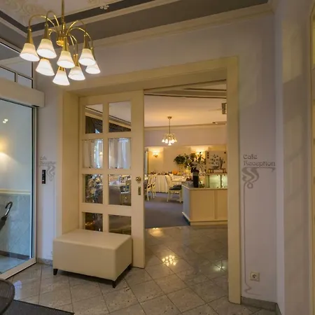 Burghof Hotel 4*