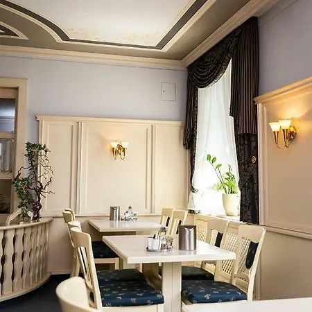 Hotel Burghof 4*