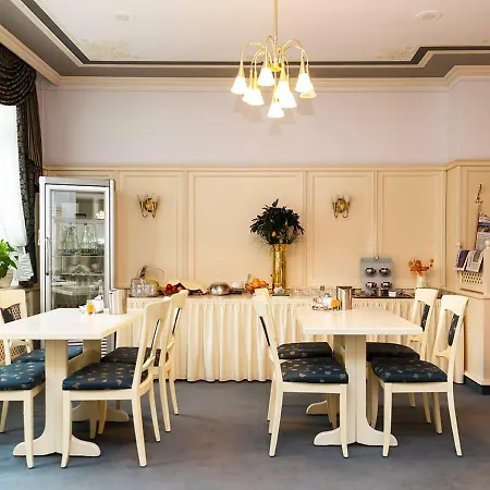 Burghof 4* Hof (Bavaria)